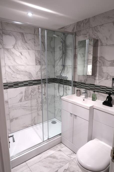 ***Spotless, Bright 1 Double Bed Apartment*** Bath Dış mekan fotoğraf